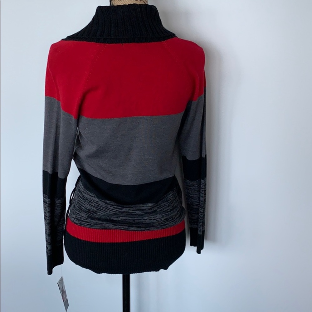 Lace Up Sweater - Picture 5 of 7